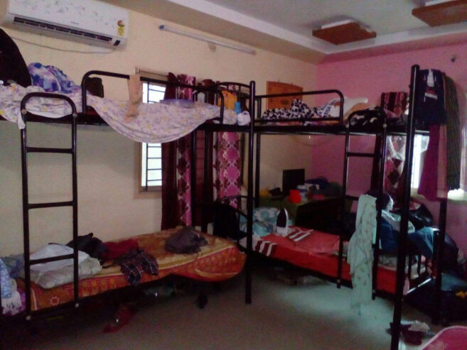 Vanitha (alnisa) Ladies Hostel