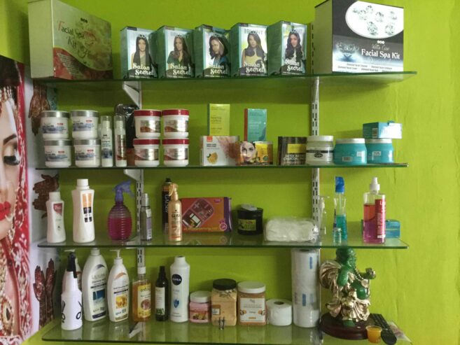 Naturals Parlour